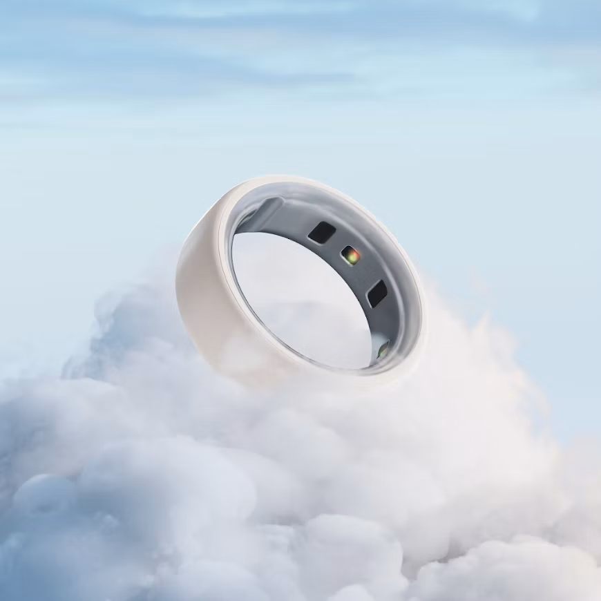 Oura Ring 4 Ceramic in Cloud finish, product image